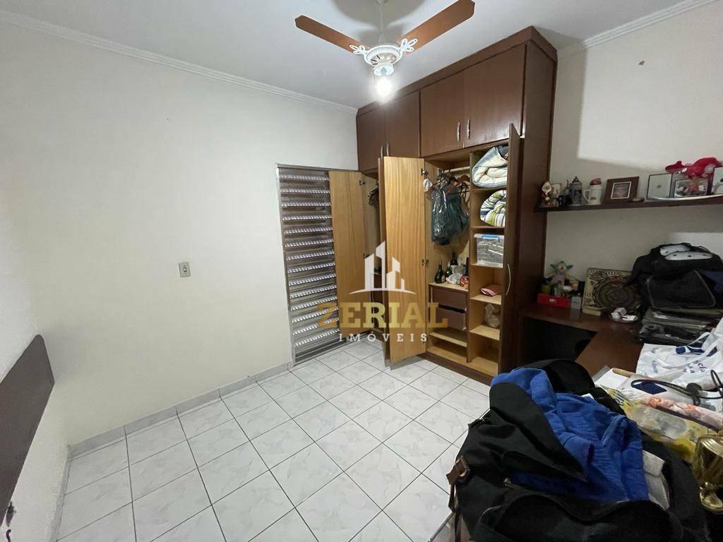 Casa à venda com 4 quartos, 200m² - Foto 17