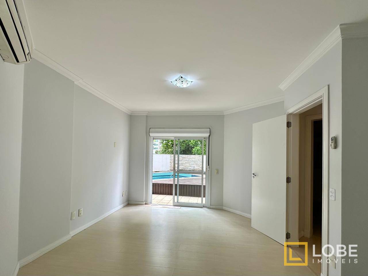 Apartamento à venda com 3 quartos, 252m² - Foto 9