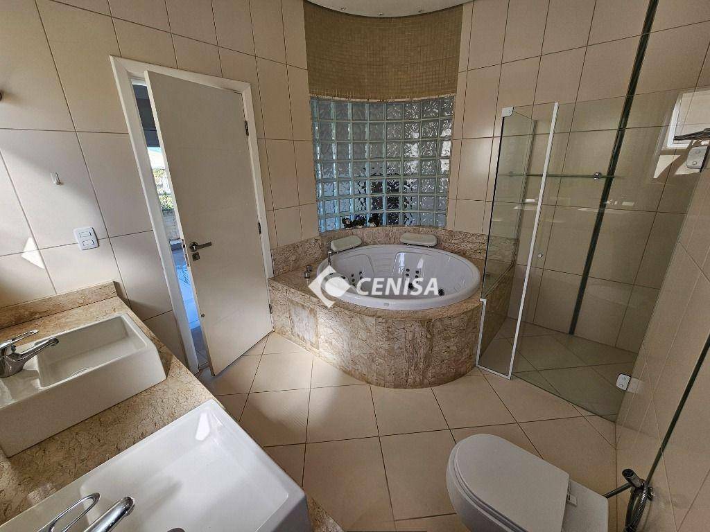 Casa de Condomínio à venda e aluguel com 3 quartos, 330m² - Foto 31