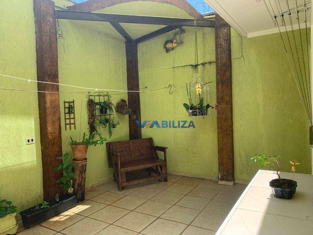 Sobrado para alugar com 4 quartos, 206m² - Foto 49