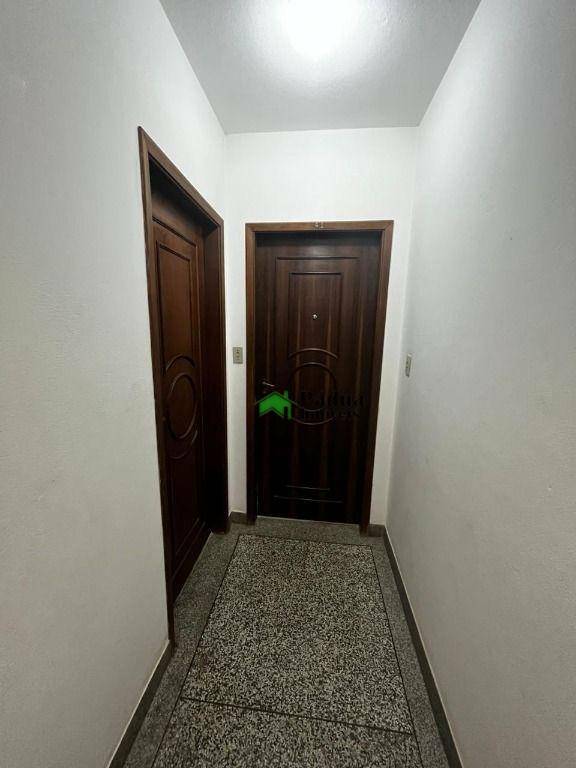 Apartamento à venda com 3 quartos, 110m² - Foto 3