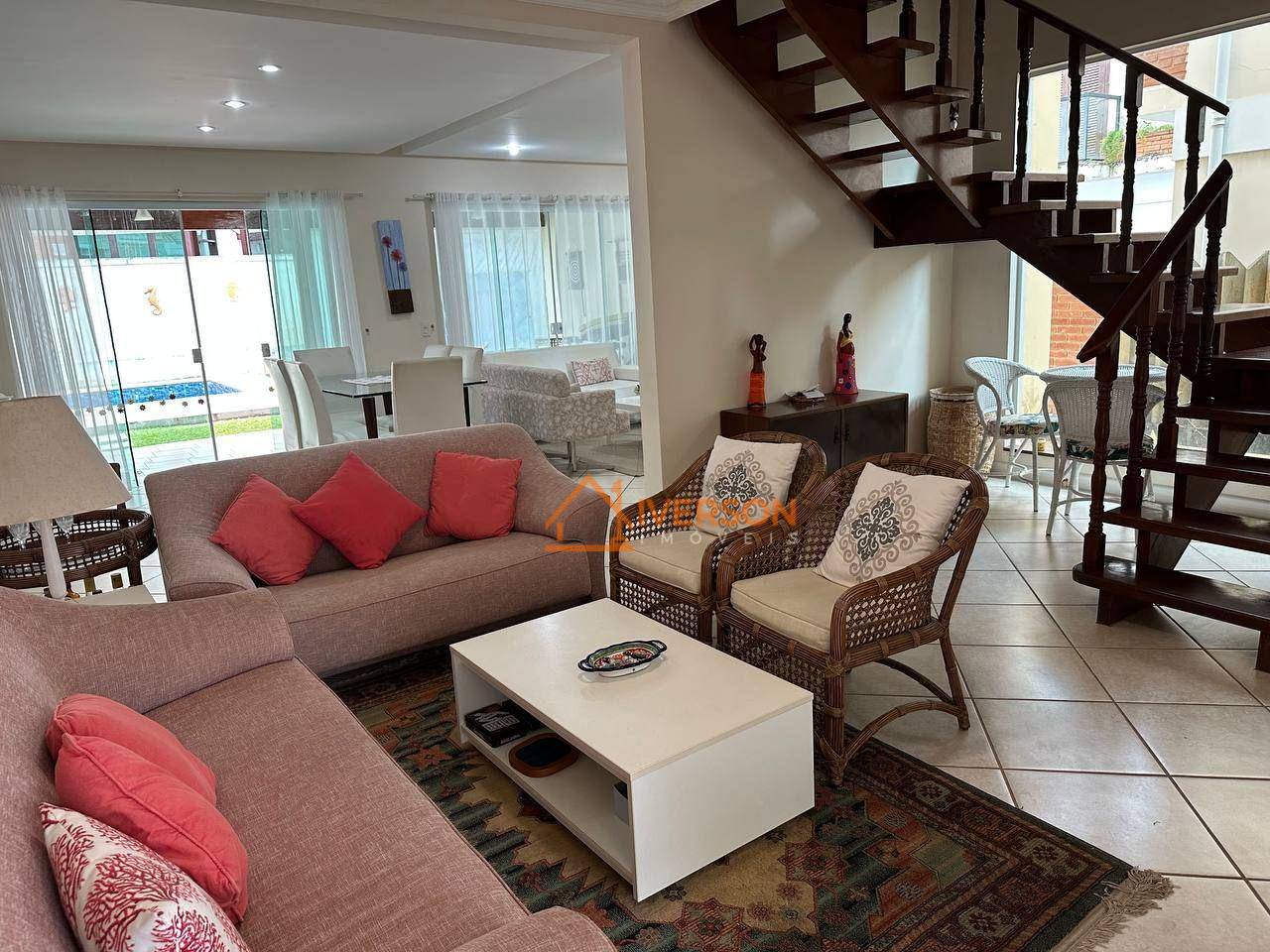 Sobrado, 5 quartos, 286 m² - Foto 1