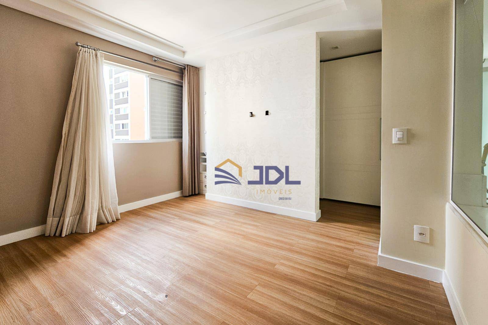 Apartamento à venda com 4 quartos, 167m² - Foto 18