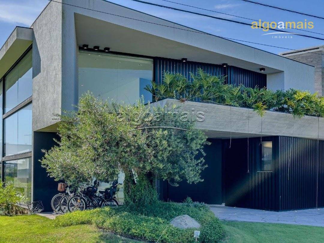 Casa de Condomínio à venda com 5 quartos, 320m² - Foto 2