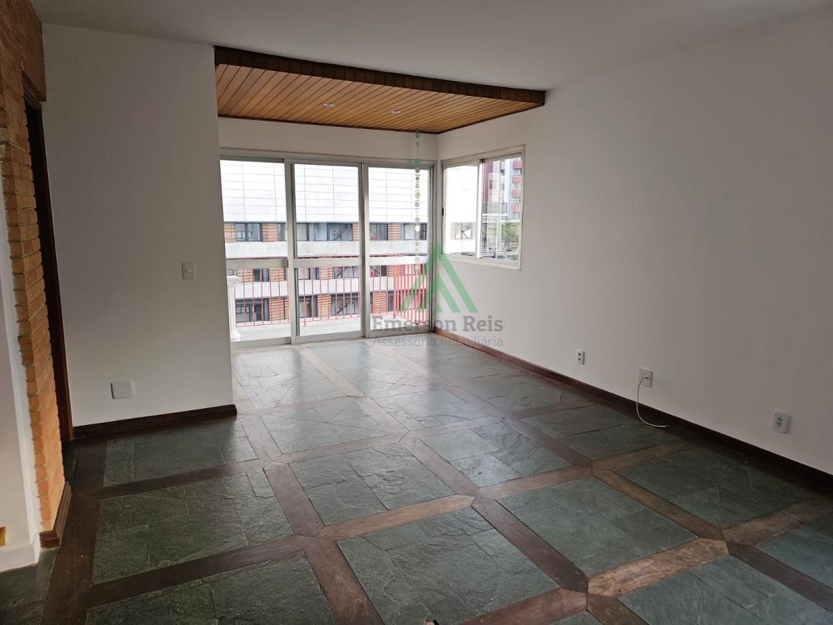 Apartamento à venda com 3 quartos, 81m² - Foto 1