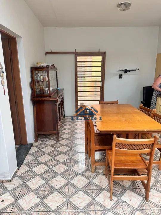 Casa à venda e aluguel com 5 quartos, 300m² - Foto 15