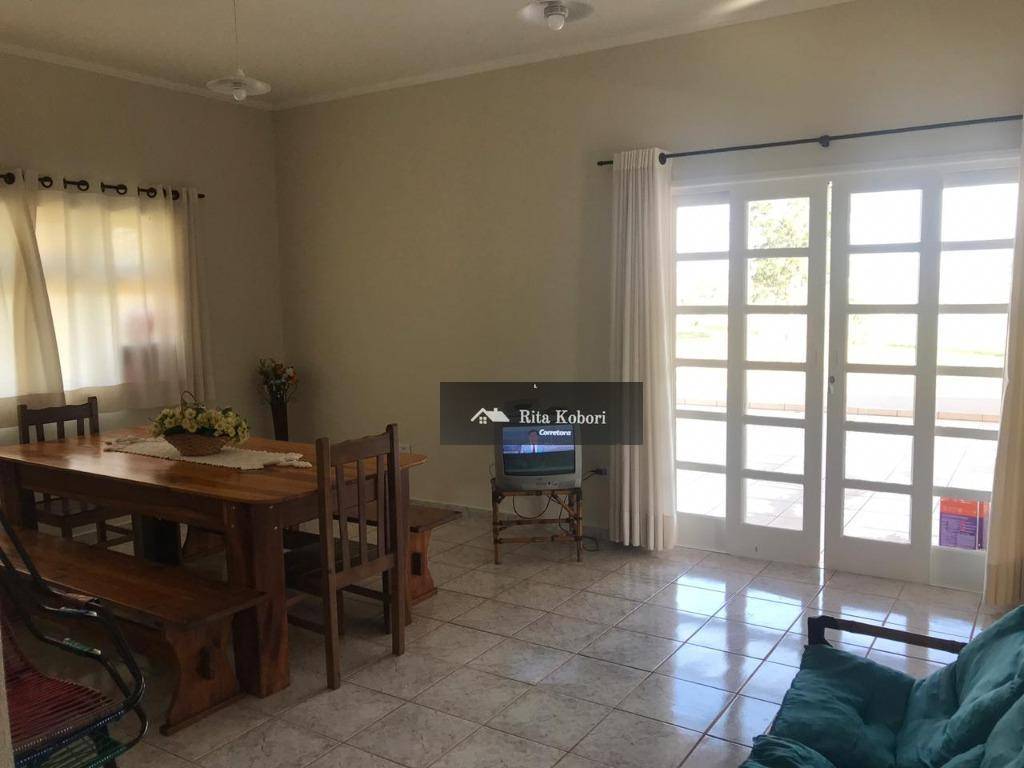 Casa de Condomínio à venda com 4 quartos, 150m² - Foto 1