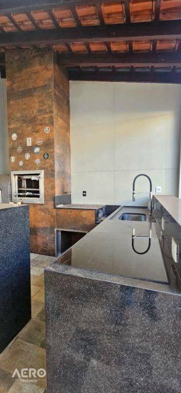 Casa à venda com 3 quartos, 197m² - Foto 32