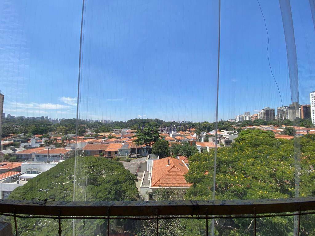 Apartamento à venda com 3 quartos, 229m² - Foto 18