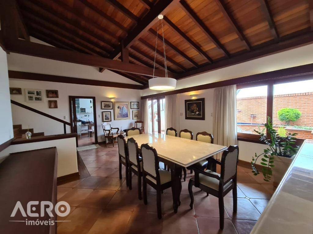 Casa à venda com 3 quartos, 279m² - Foto 28