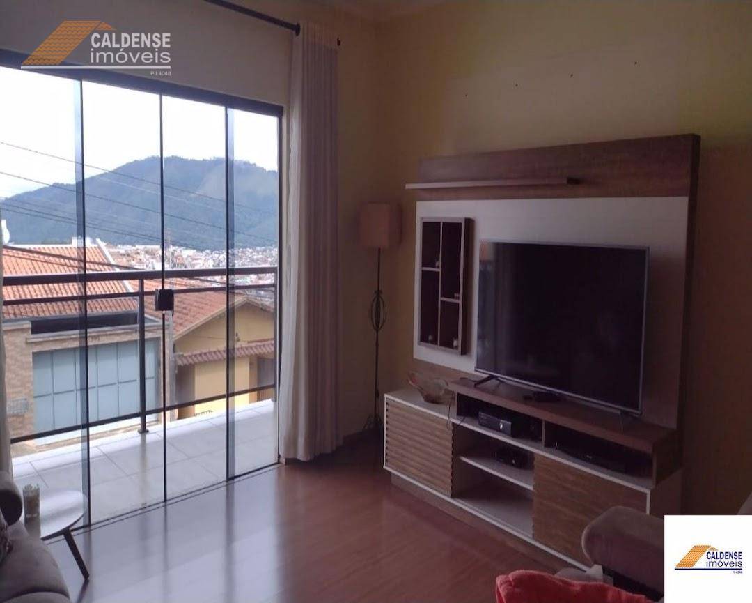 Casa, 3 quartos, 281 m² - Foto 1