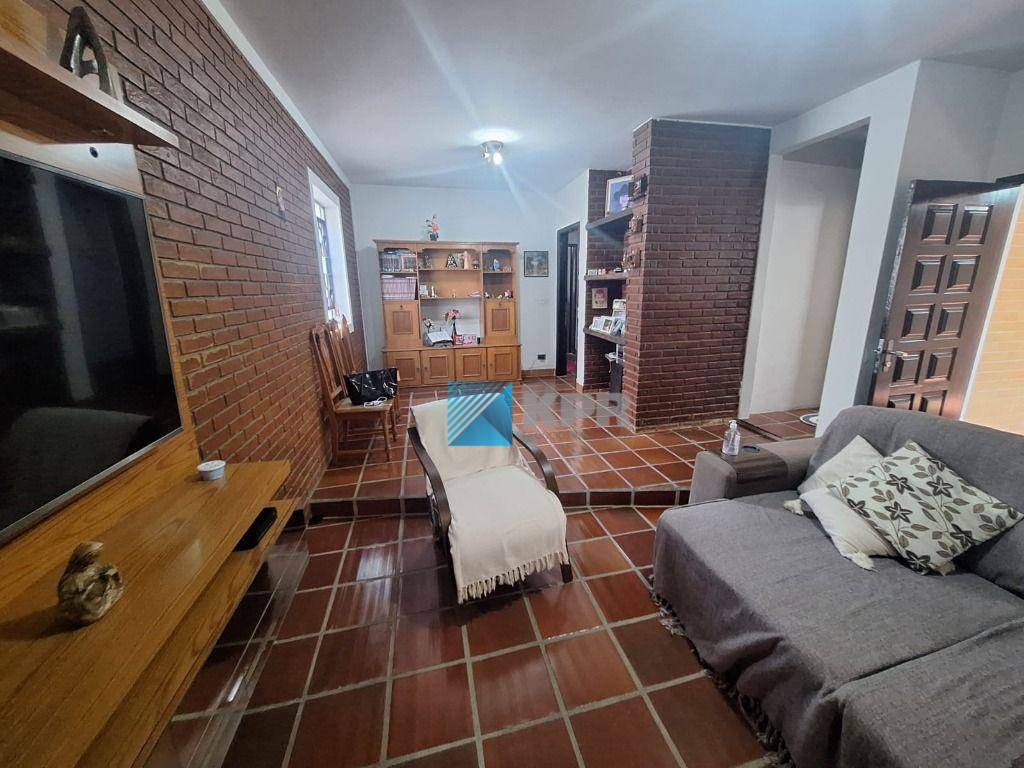 Casa à venda com 3 quartos, 201m² - Foto 2