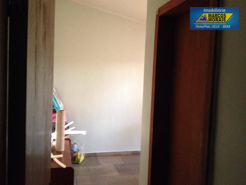 Casa à venda com 4 quartos, 700m² - Foto 16