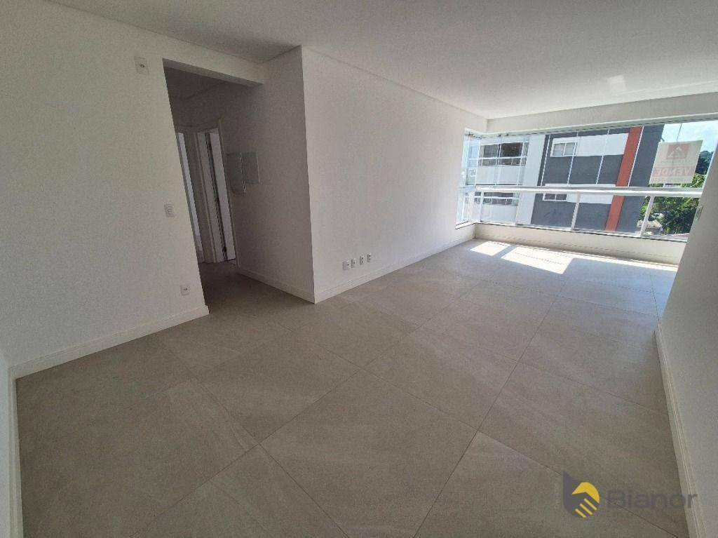 Apartamento à venda e aluguel com 2 quartos, 77m² - Foto 5