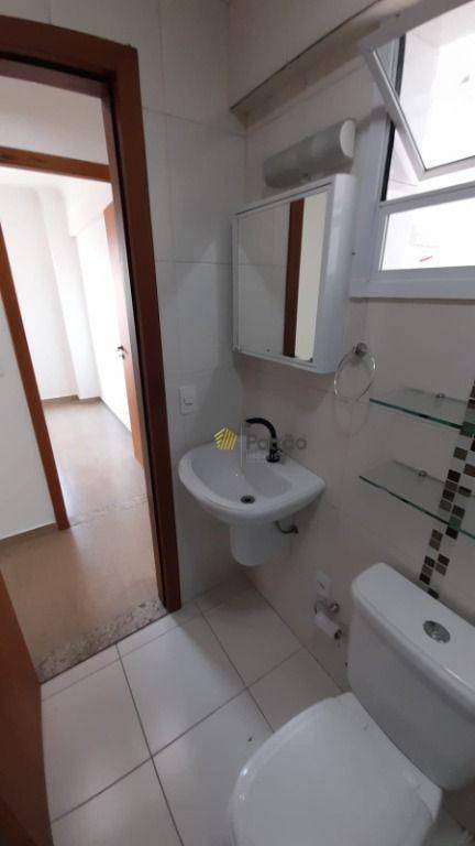 Apartamento para alugar com 2 quartos, 70m² - Foto 2