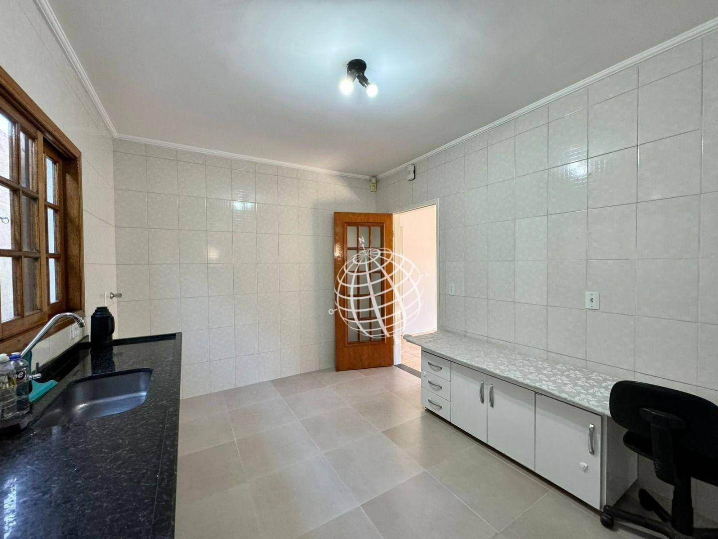 Casa para alugar com 5 quartos, 220m² - Foto 25