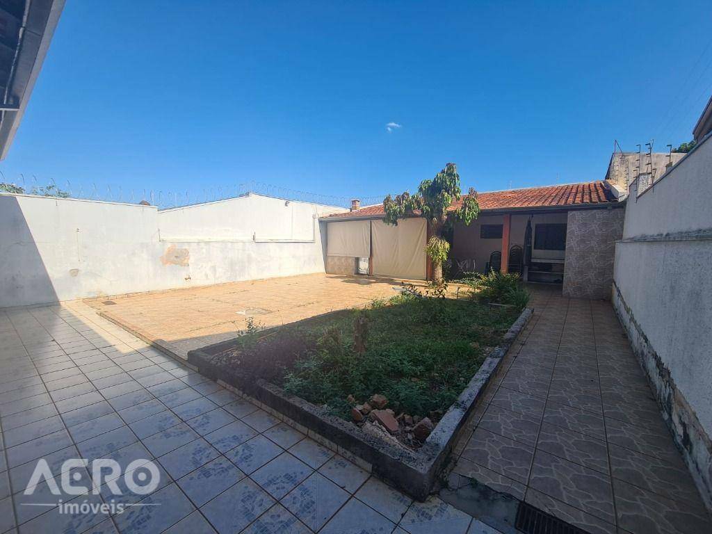 Casa à venda com 2 quartos, 216m² - Foto 3