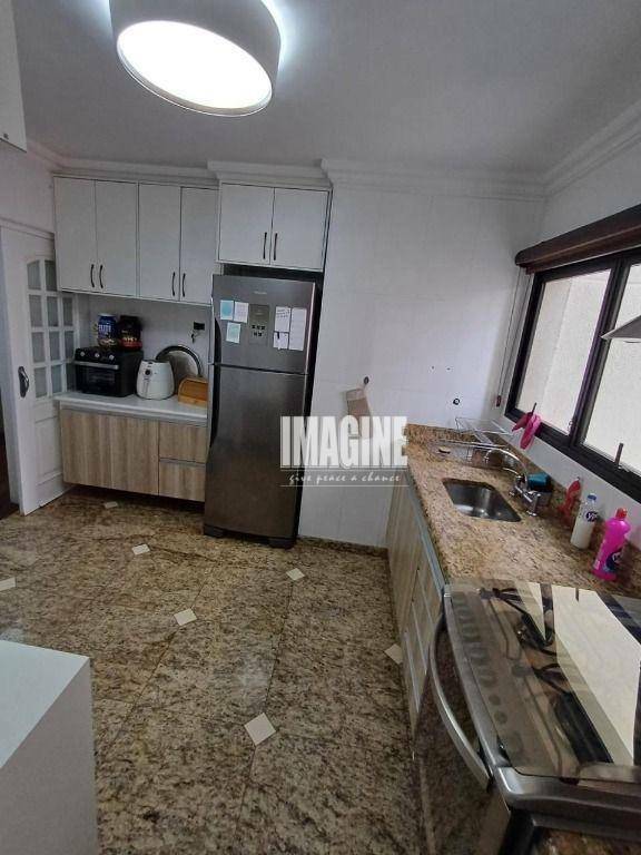 Apartamento à venda com 3 quartos, 151m² - Foto 8