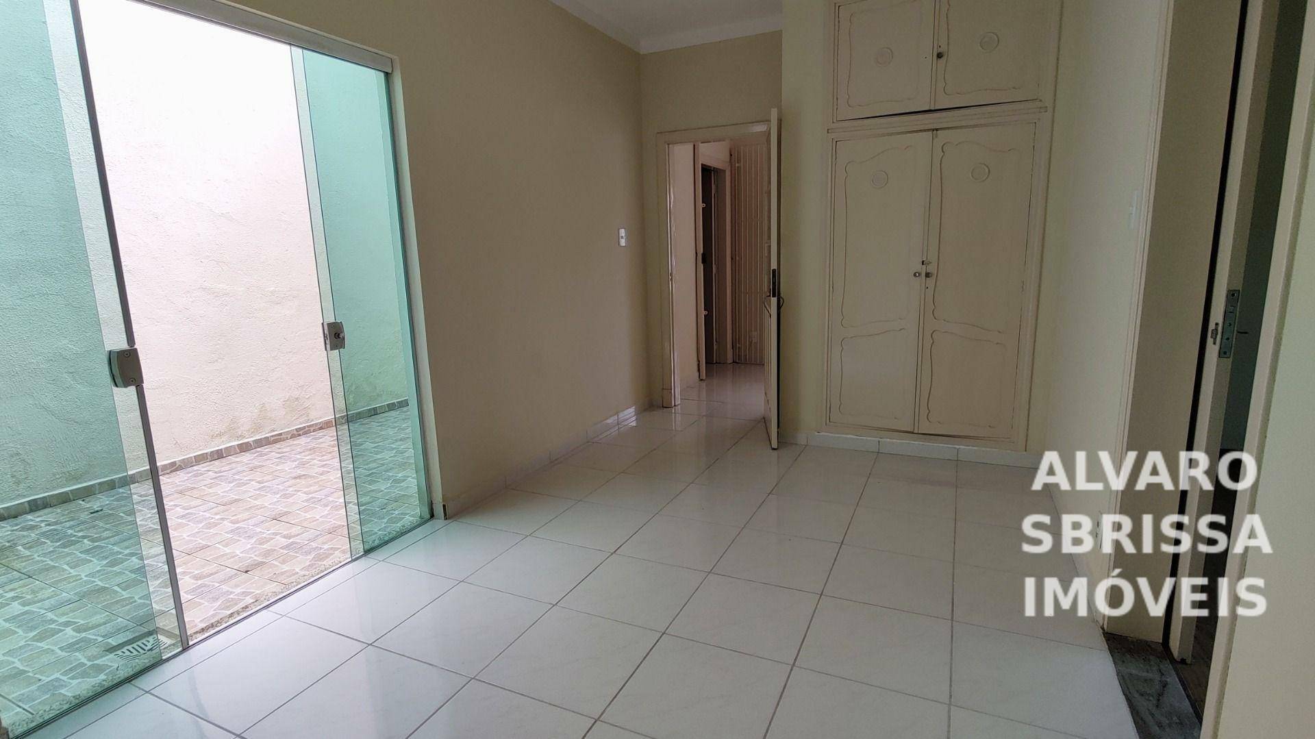 Casa à venda com 2 quartos, 156m² - Foto 9