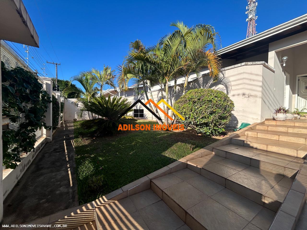 Casa para alugar com 3 quartos, 580m² - Foto 1