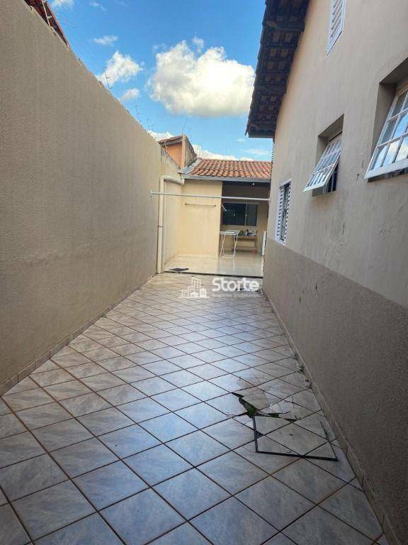 Casa à venda com 5 quartos, 220m² - Foto 20