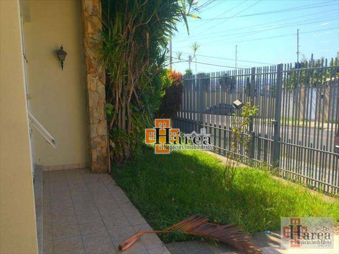 Casa à venda com 3 quartos, 205m² - Foto 4