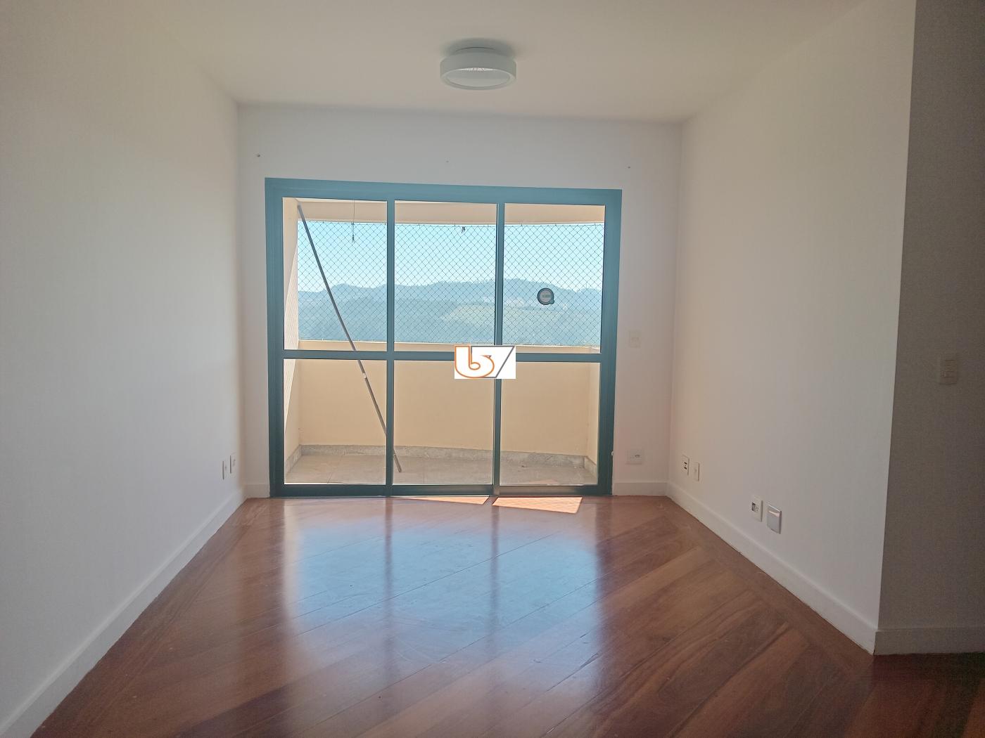 Apartamento para alugar com 3 quartos, 96m² - Foto 3