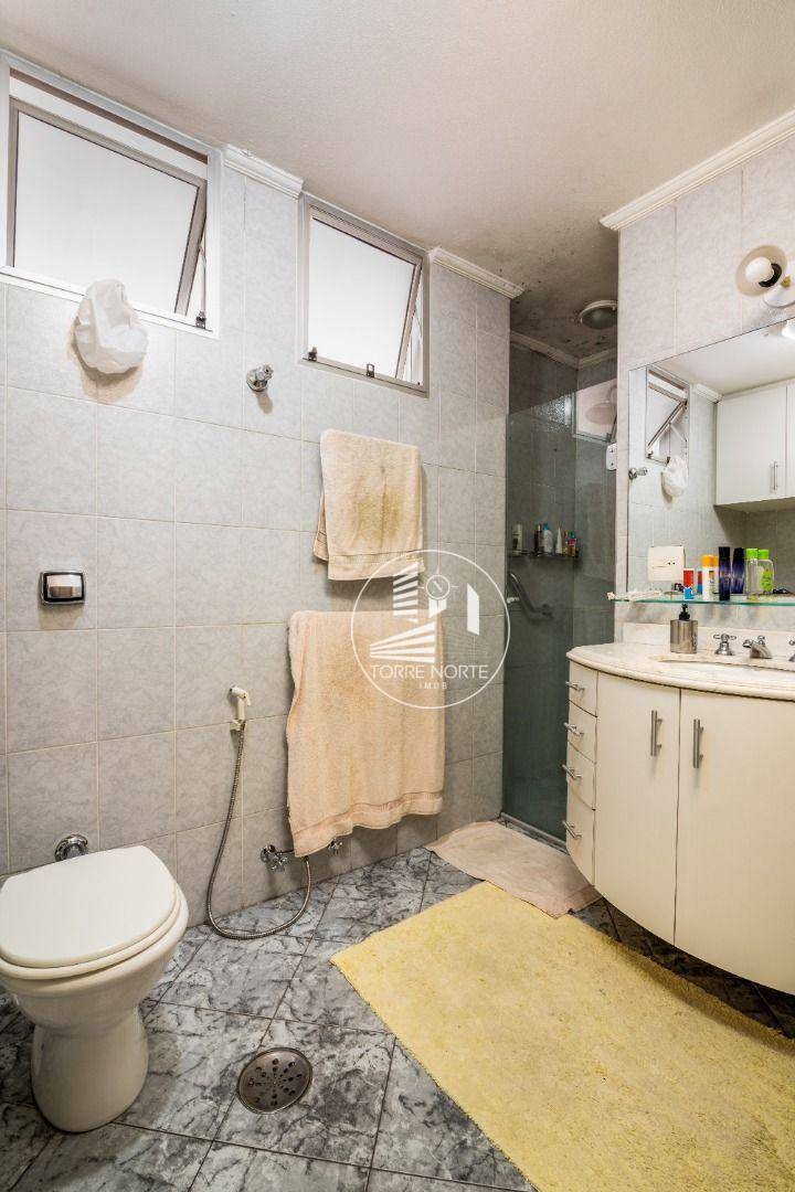 Apartamento à venda com 3 quartos, 137m² - Foto 10