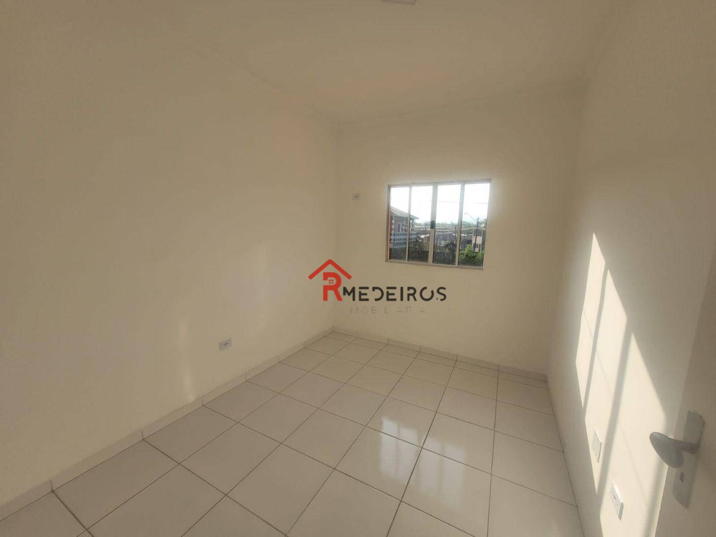 Casa à venda com 2 quartos, 70m² - Foto 12