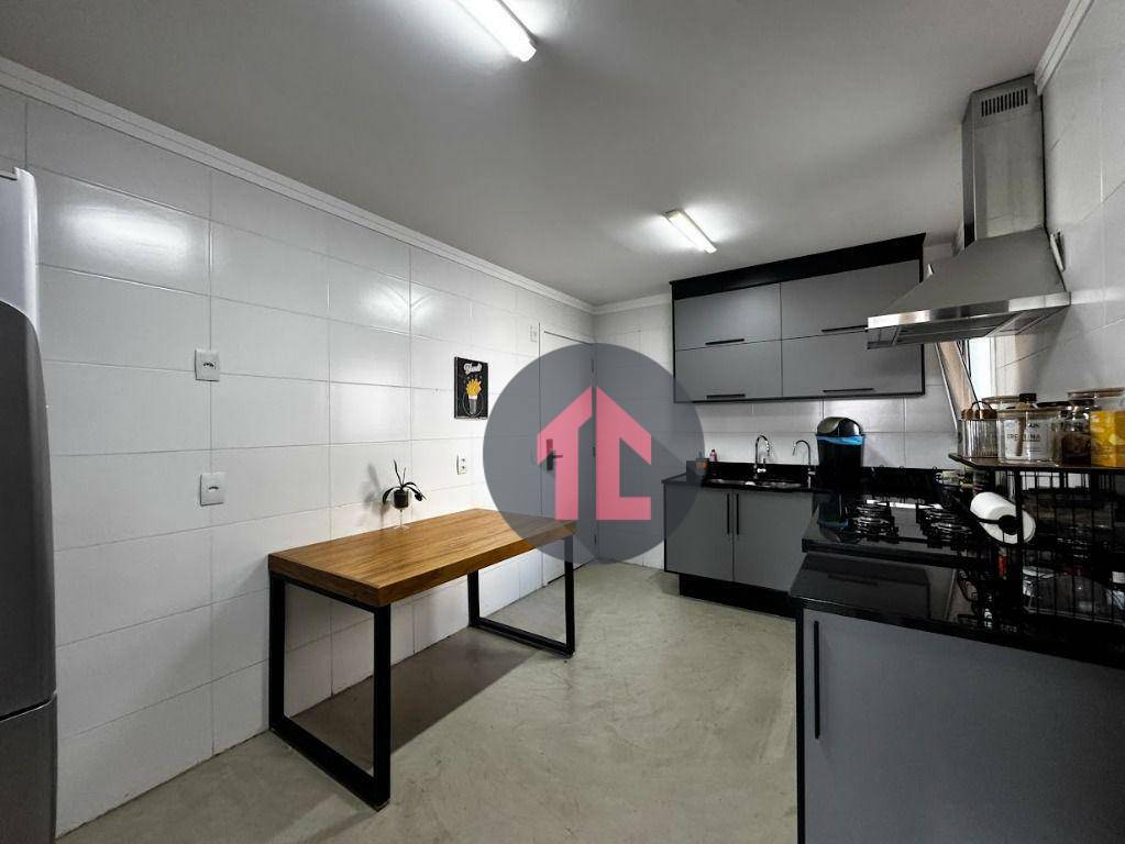 Apartamento para alugar com 4 quartos, 153m² - Foto 7