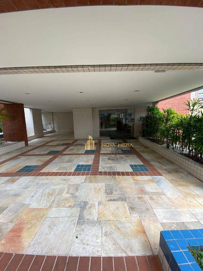 Apartamento para alugar com 2 quartos, 75m² - Foto 28