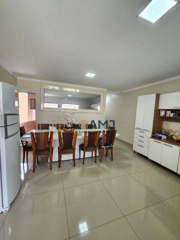 Sobrado à venda com 4 quartos, 215m² - Foto 5