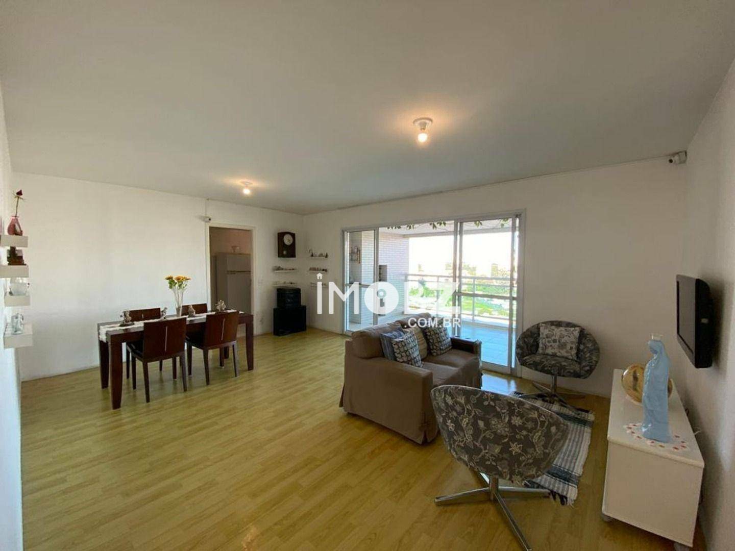 Apartamento à venda com 4 quartos, 138m² - Foto 2