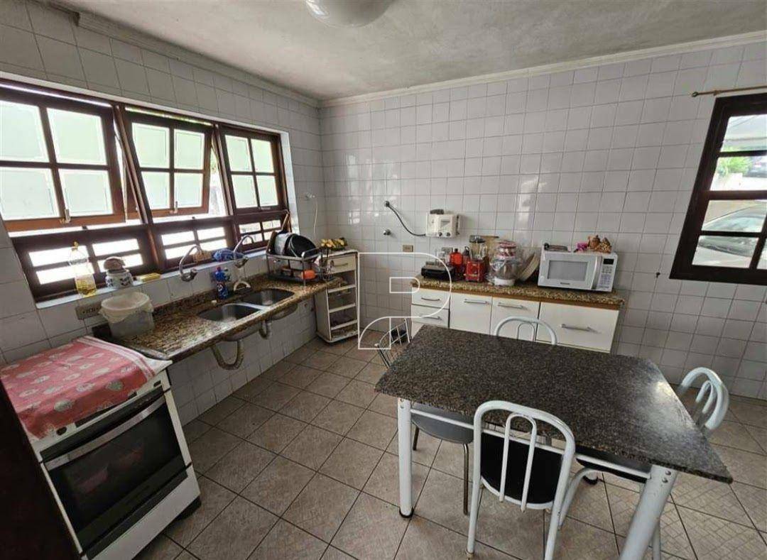 Casa de Condomínio à venda com 3 quartos, 240m² - Foto 9