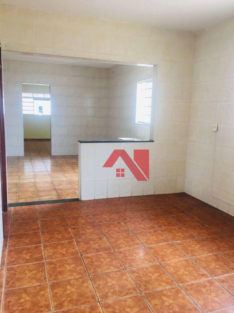 Casa à venda com 3 quartos, 110m² - Foto 14