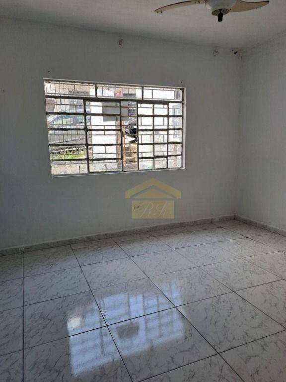 Casa à venda com 3 quartos, 100m² - Foto 2