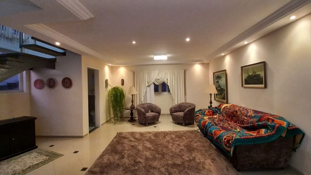 Casa de Condomínio à venda com 4 quartos, 350m² - Foto 4