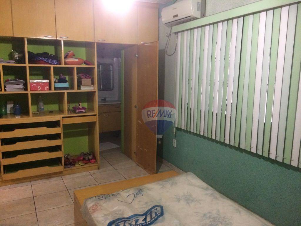 Casa de Condomínio à venda com 6 quartos, 280m² - Foto 3