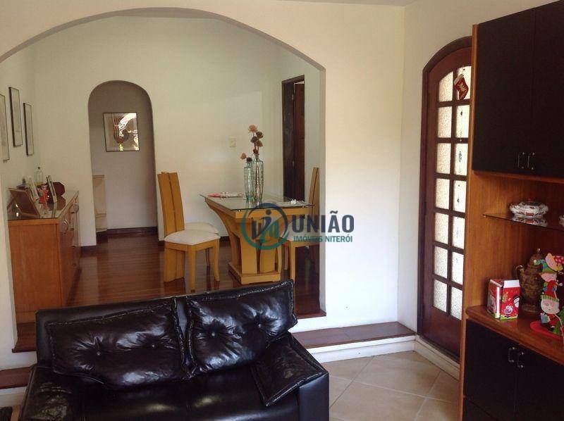 Casa de Condomínio à venda com 4 quartos, 210m² - Foto 13