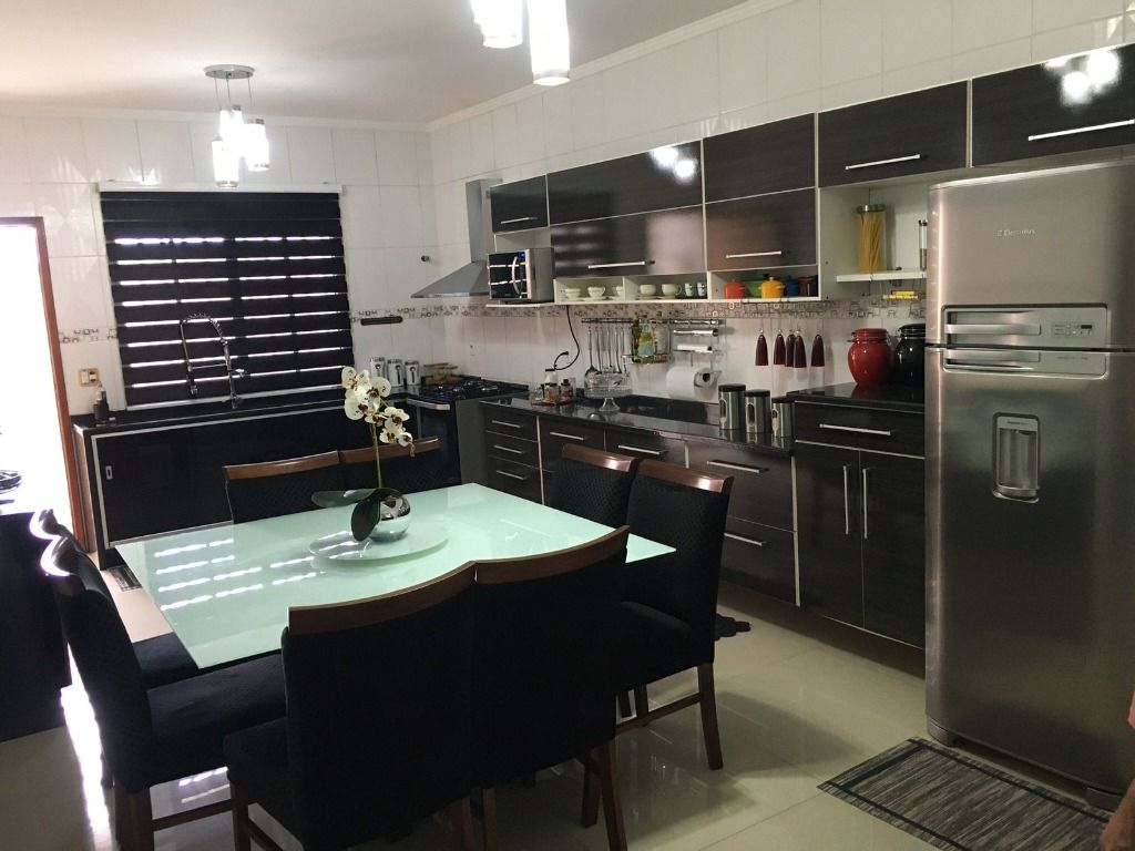 Sobrado à venda com 3 quartos, 150m² - Foto 4