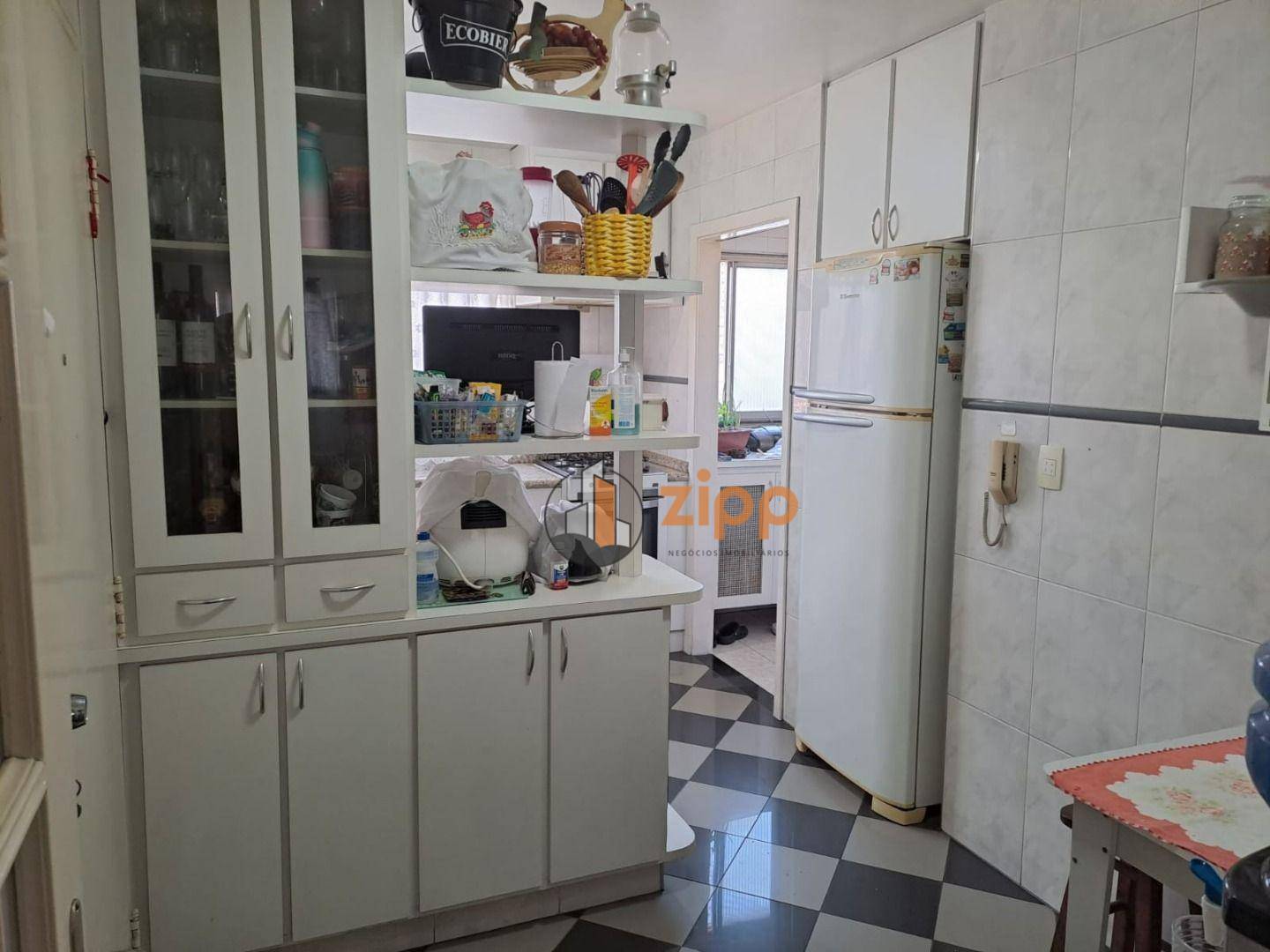 Apartamento à venda com 3 quartos, 115m² - Foto 8