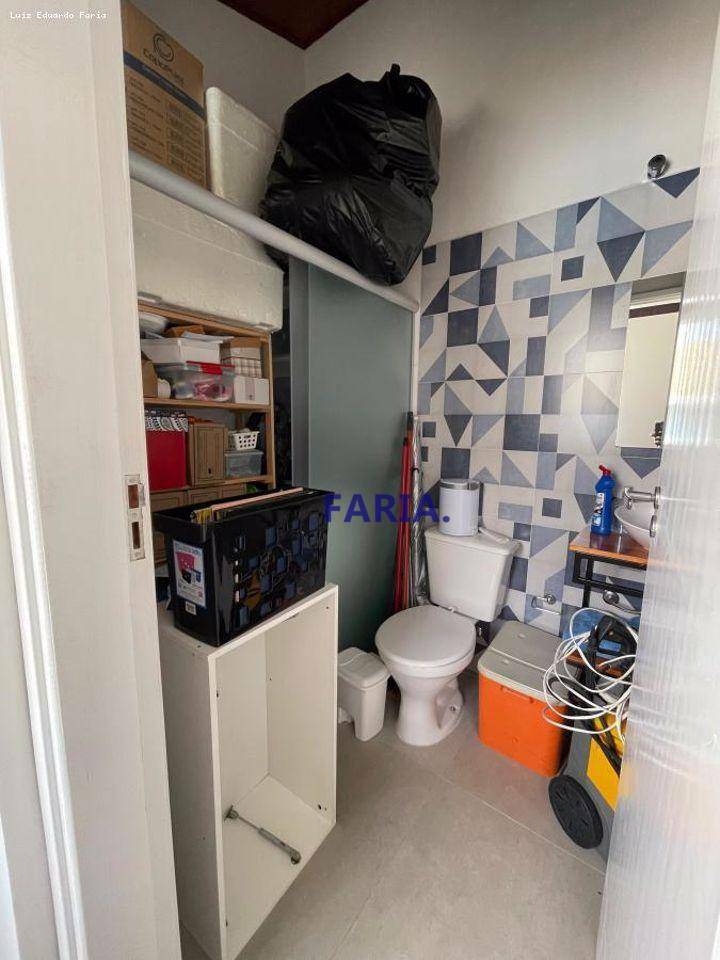 Casa à venda com 3 quartos, 200m² - Foto 25