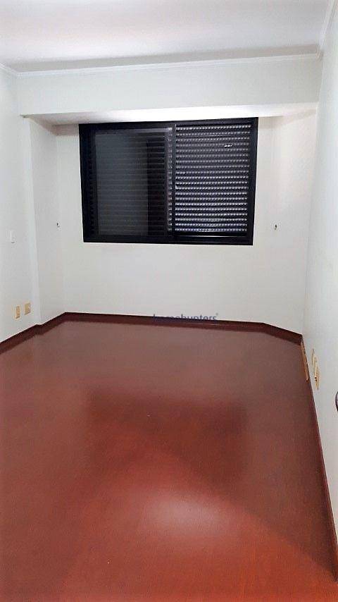 Apartamento à venda com 4 quartos, 245m² - Foto 25