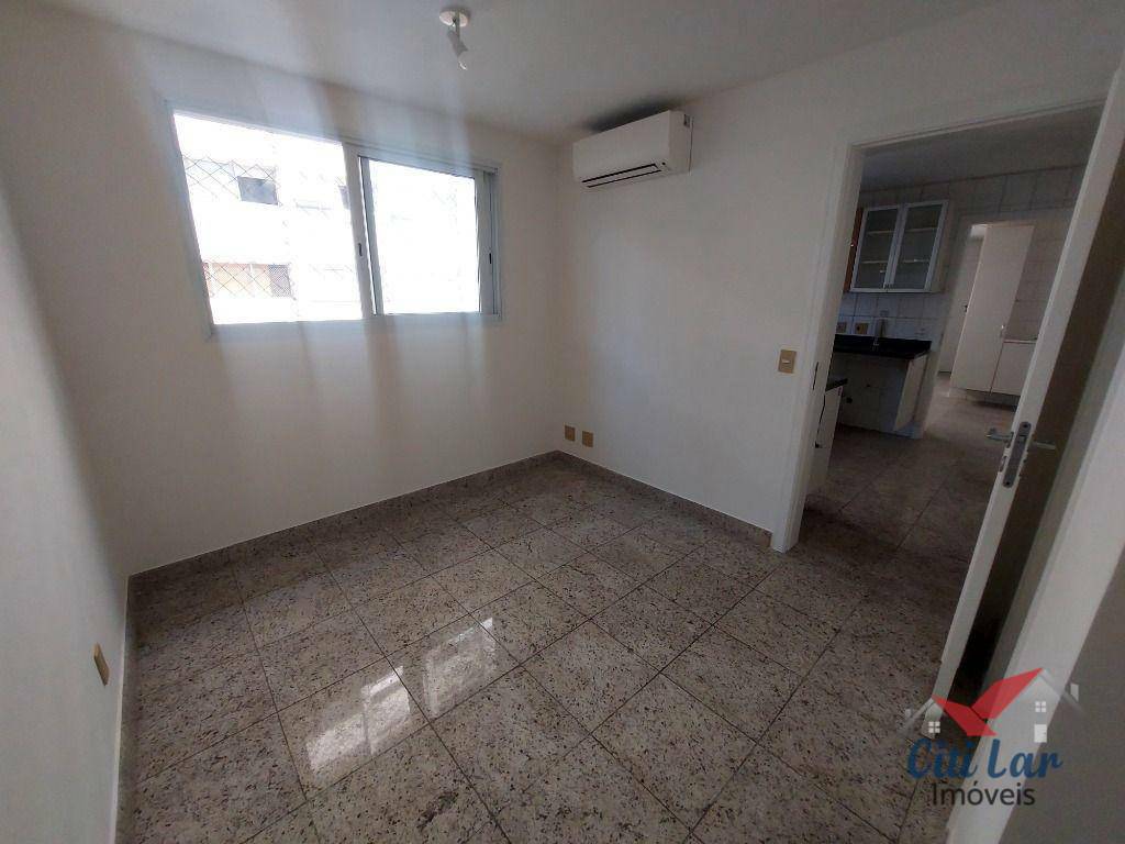 Apartamento para alugar com 4 quartos, 358m² - Foto 28