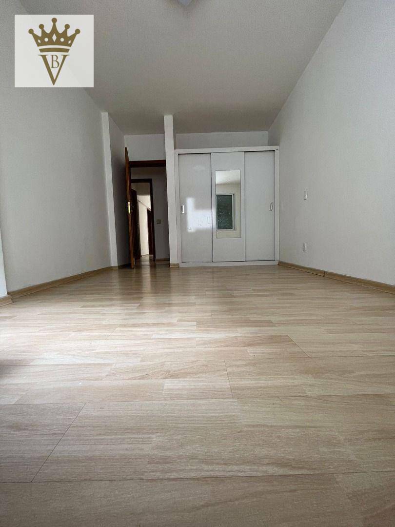 Apartamento à venda com 3 quartos, 200m² - Foto 17