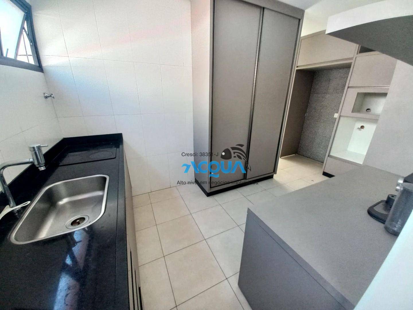 Cobertura à venda com 2 quartos, 220m² - Foto 4