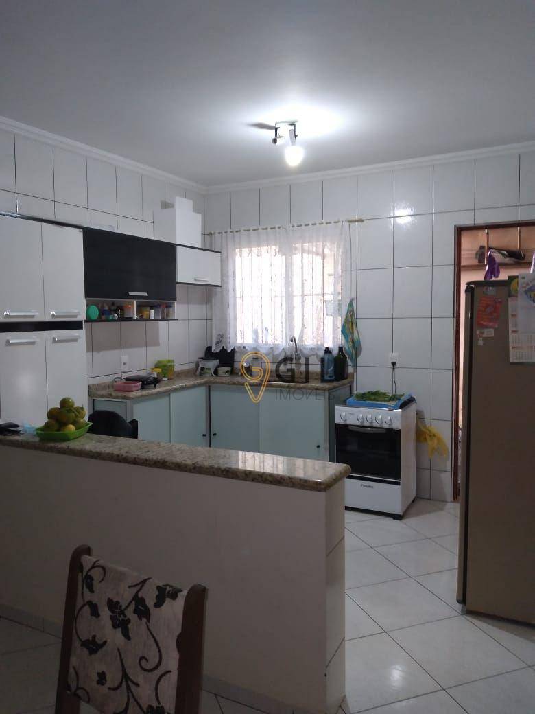 Casa à venda com 2 quartos, 90m² - Foto 1