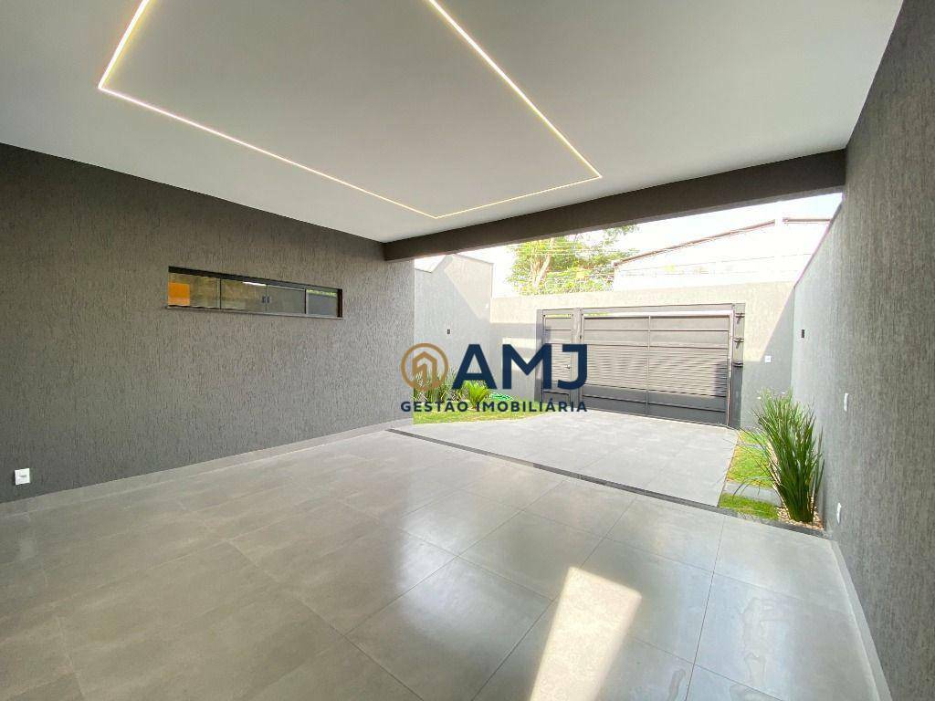 Casa à venda com 3 quartos, 141m² - Foto 2