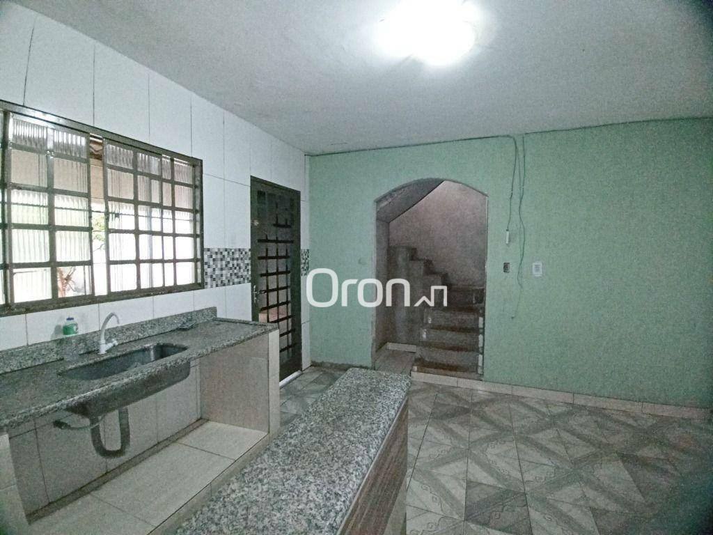 Sobrado à venda com 2 quartos, 290m² - Foto 3