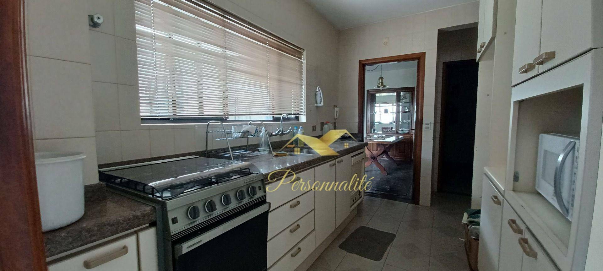 Apartamento à venda com 3 quartos, 176m² - Foto 3